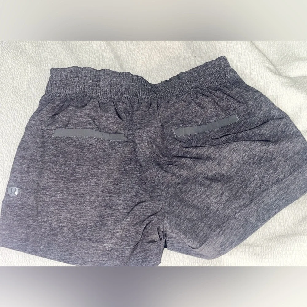 Lululemon Spring Break Away Short - Picture 2 of 3